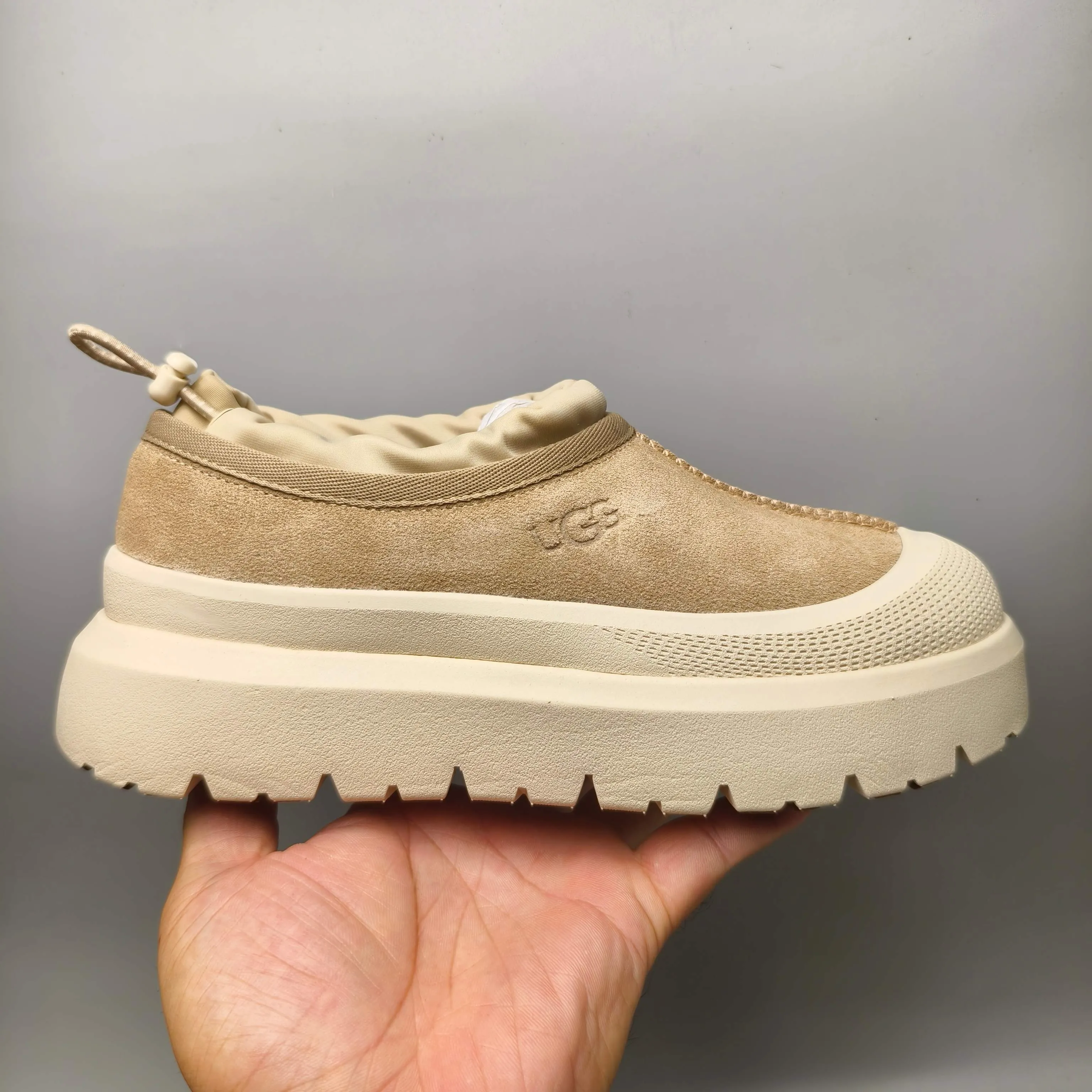 💰520 UGG sheepskin all-in-one snow boots 4096 slip-on casual trendy shoes for men and women Color: white red black blue yellow light gray dark gray green sand black gray matching sizes: 35-46